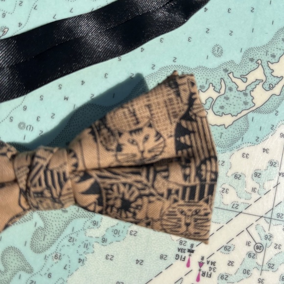 Vintage Safari Tiger Graphic Printed Bowtie - Picture 3 of 4